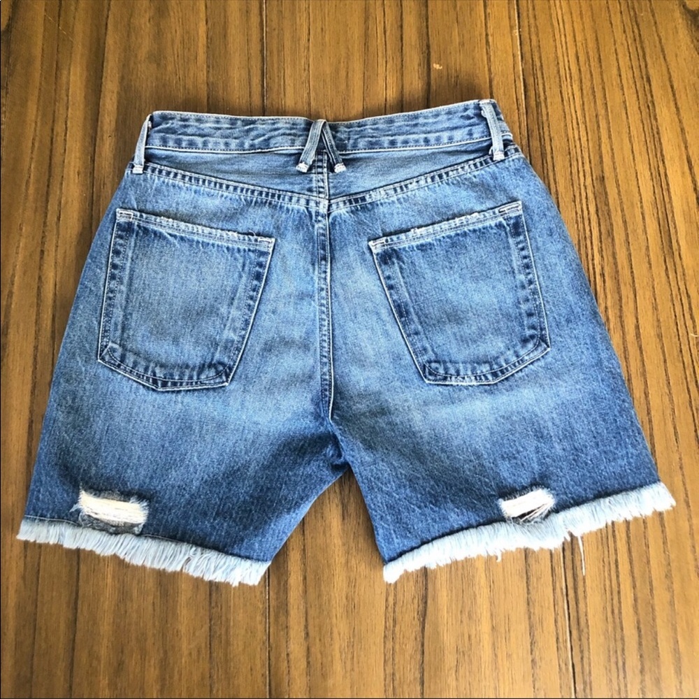 FLASH SALE! Good American high rise raw hem shorts - Picture 5 of 8